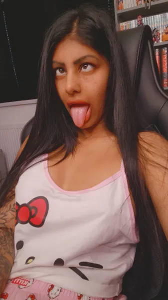 Lola gets naughty 🐱💦 - Onlyfans